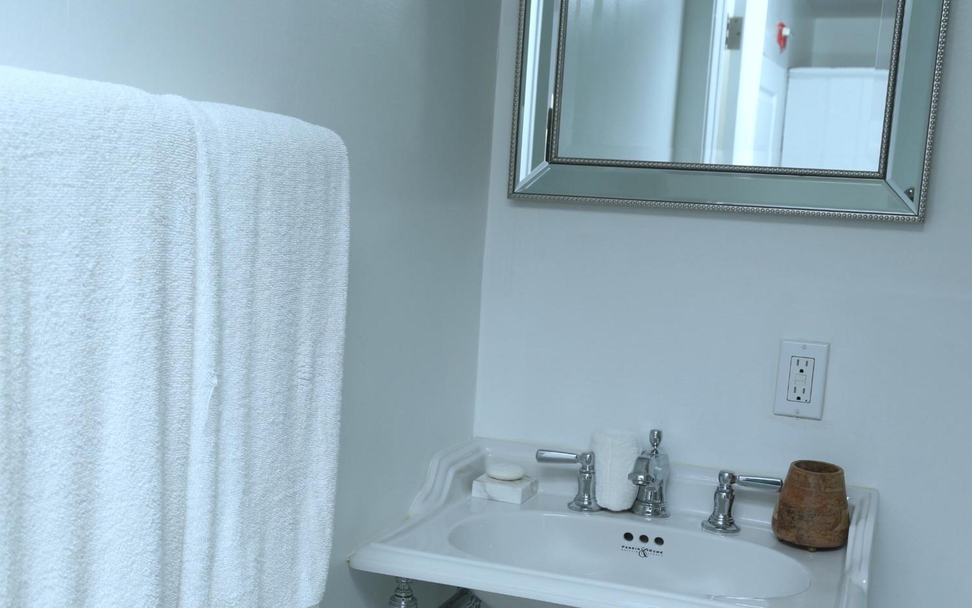 Harpoon House Bed and Breakfast Southampton Εξωτερικό φωτογραφία